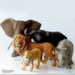 Elefant, lejon, gepard, noshörning och buffel plastdjur.