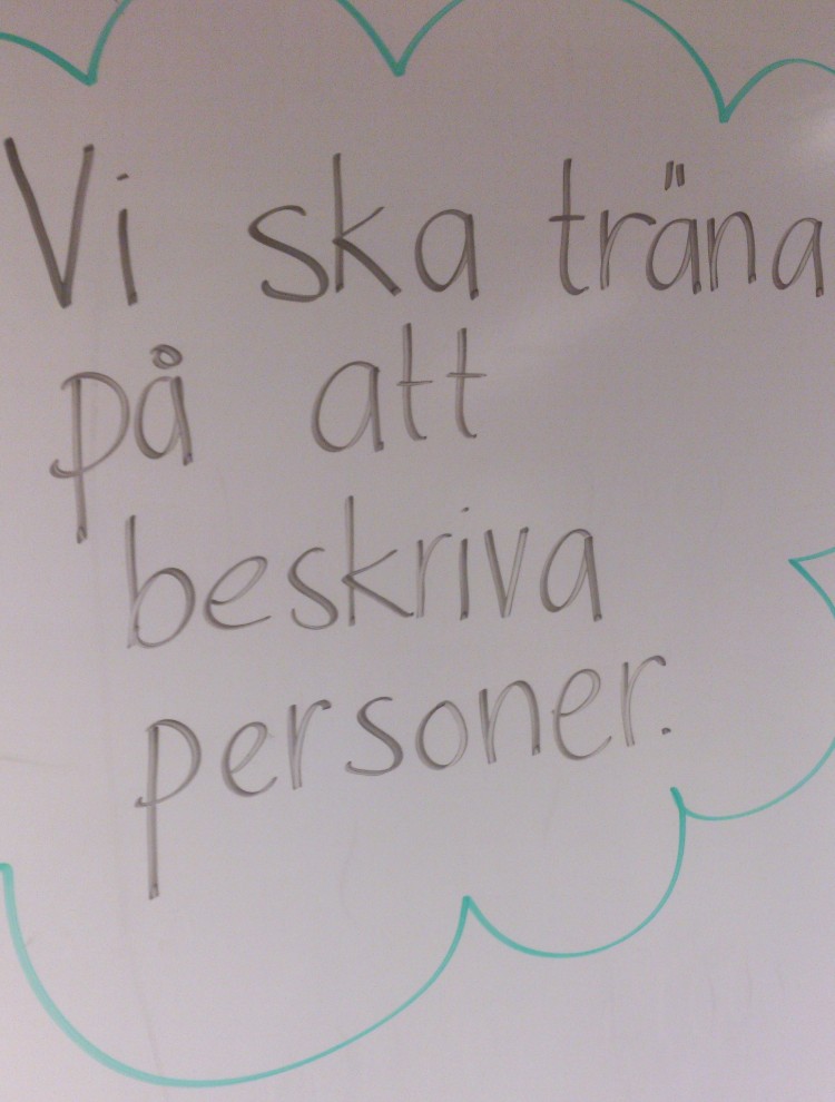 Text på tavla.