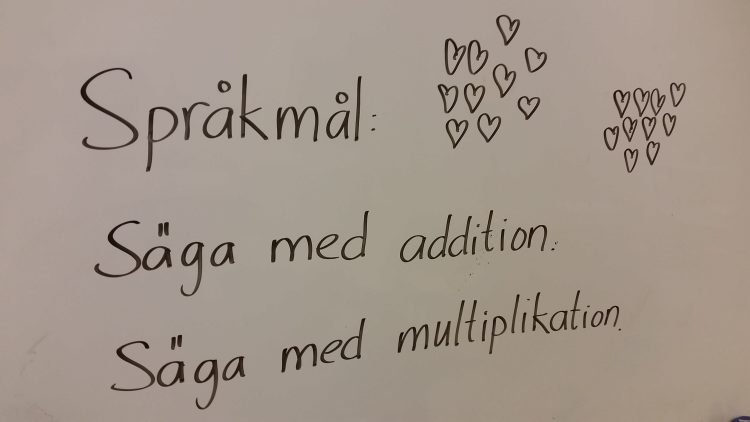 Mål skrivna på tavla.