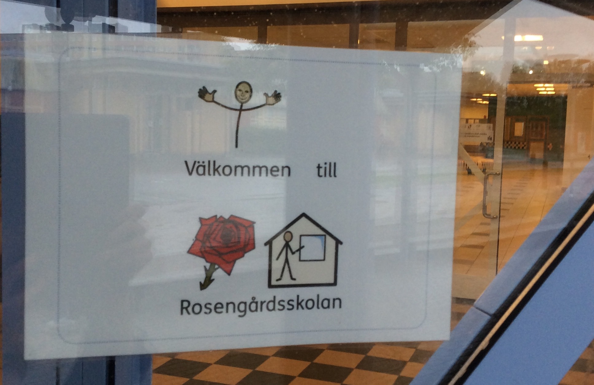 Bildstöd som visar Välkommen till Rosengårdsskolan.