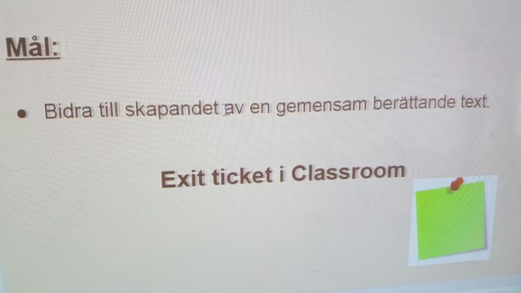 Mål står på datorns skärm.