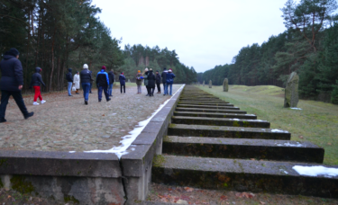 Platsen där tågperrongen i det nazistiska förintelselägret Treblinka låg.