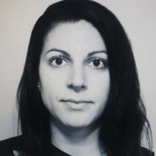 Porträttbild på Juliana Öhlmajer.